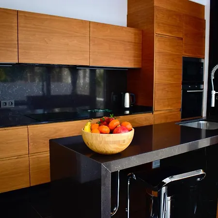 Luxury Laguna - *